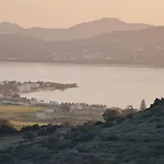 Romantic Sunset Cycladic House In Sotires Hébergement de vacances