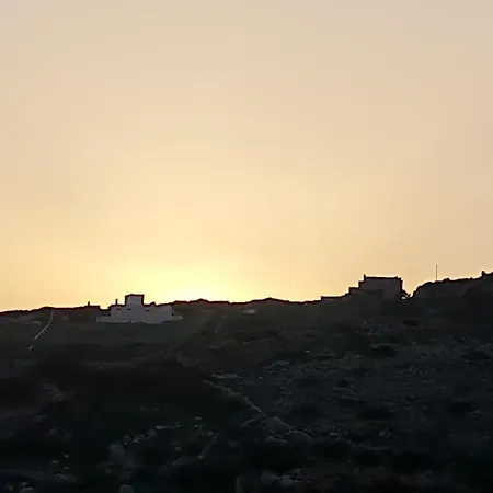 Romantic Sunset Cycladic House In Sotires Hébergement de vacances *